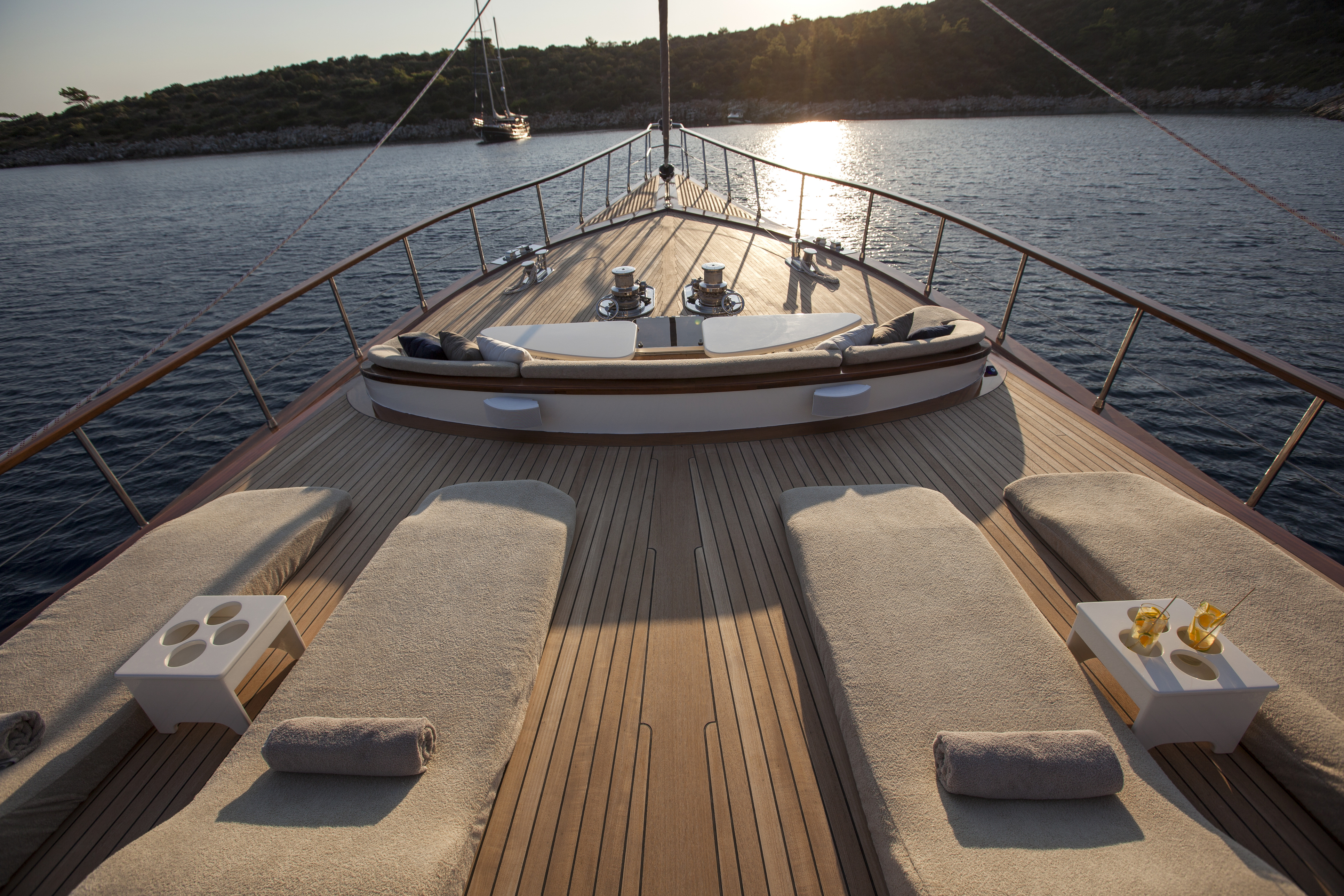 Praxis Select - yacht solutions